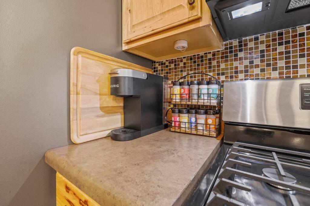 Charming Victorian Home - 2 Minutes To Downtown لانكاستر المظهر الخارجي الصورة