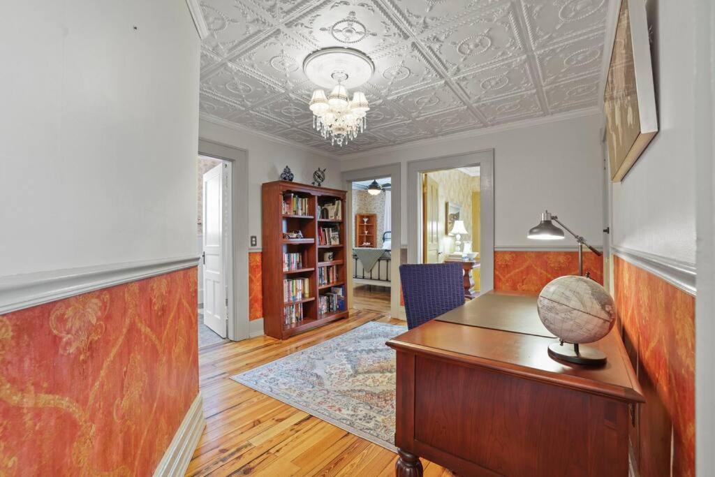 Charming Victorian Home - 2 Minutes To Downtown لانكاستر المظهر الخارجي الصورة