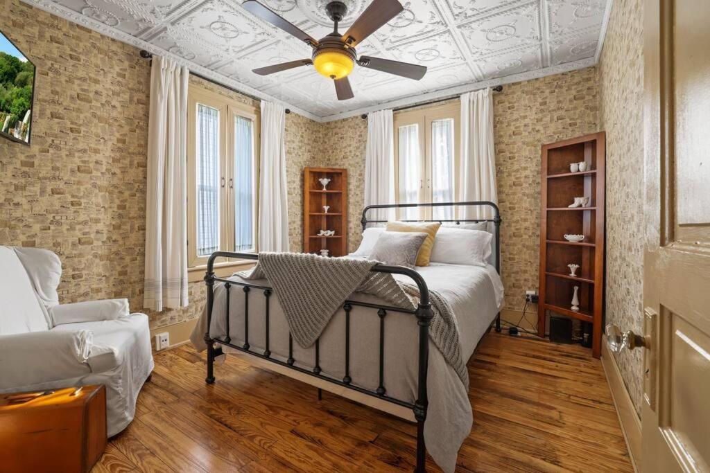 Charming Victorian Home - 2 Minutes To Downtown لانكاستر المظهر الخارجي الصورة
