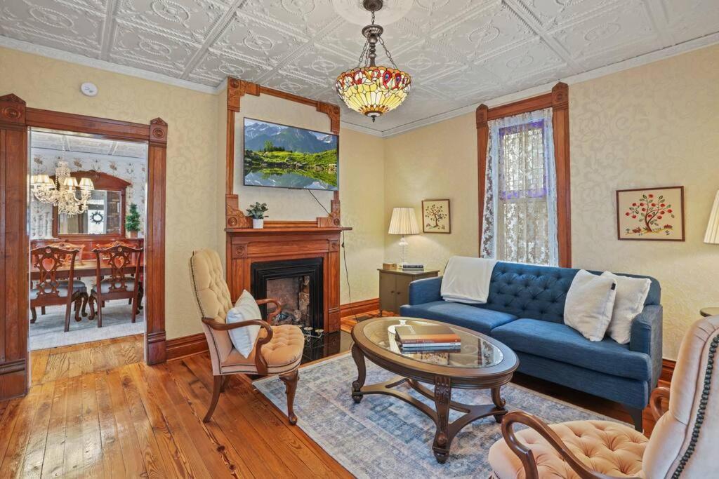 Charming Victorian Home - 2 Minutes To Downtown لانكاستر المظهر الخارجي الصورة